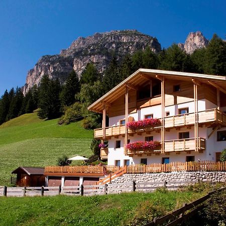Ciasa Col Cuch Appartement La Villa  Buitenkant foto